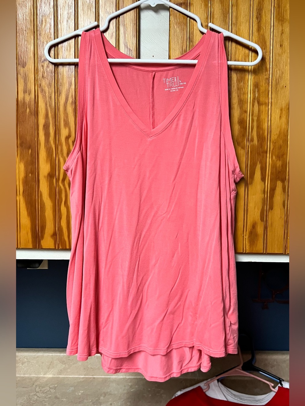 Womens Time and Tru Coral V-Neck Tank Top L